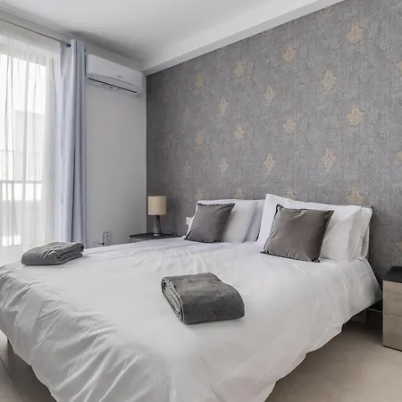 Chic Downtown Hideaway Msida