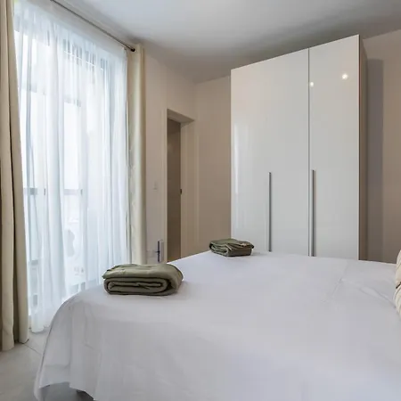 Apartament Chic Downtown Hideaway *