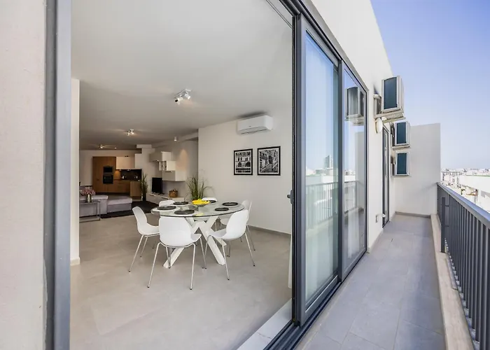 Chic Downtown Hideaway Msida