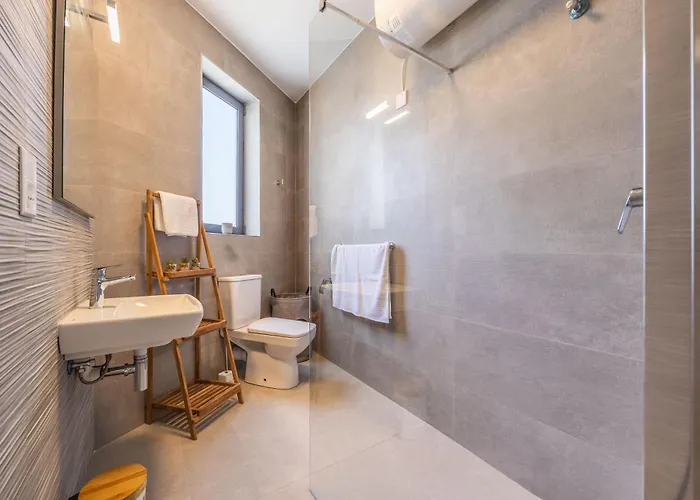 Apartment Chic Downtown Hideaway